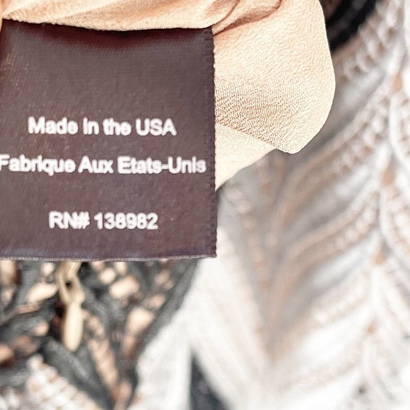 Dress The Population Brigitte Chevron Lace Romper Black White Size L - Picture 9 of 11